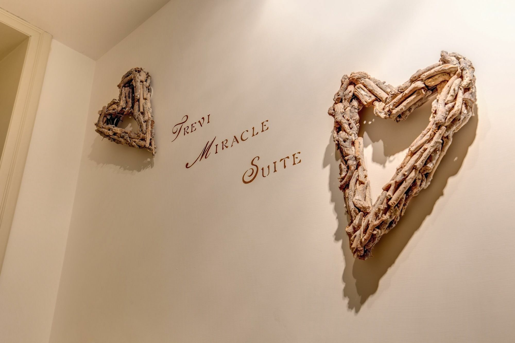 Trevi Miracle Suite Rome Exterior photo